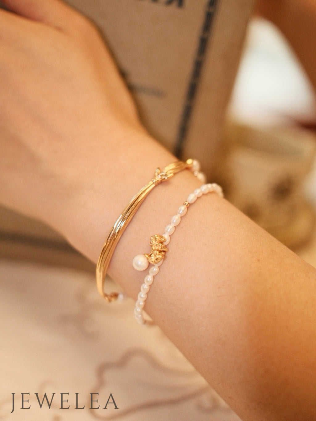 S925 Vintage Gold Pleated Ribbon Bow & Teardrop Pearl Bracelet