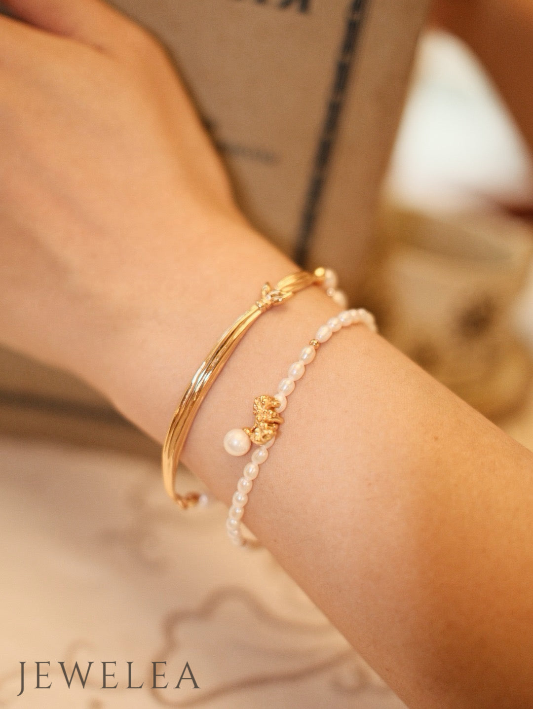 S925 Vintage Gold Pleated Ribbon Bow & Teardrop Pearl Bracelet